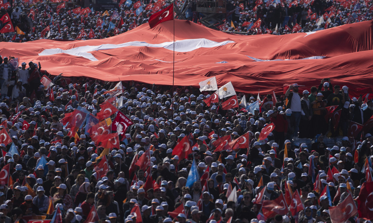 Jedan je ERDOGAN: 1,7 MILIONA ljudi na MITINGU u Istanbulu