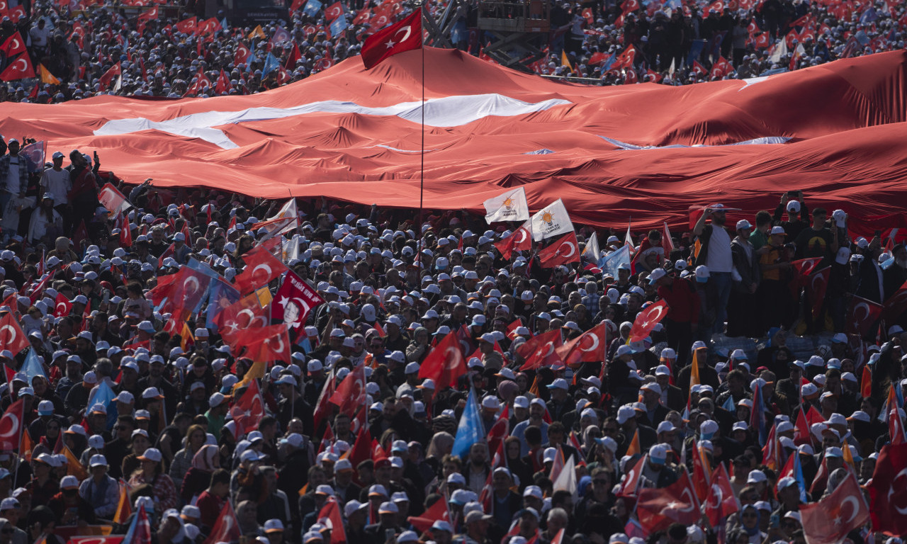 Jedan je ERDOGAN: 1,7 MILIONA ljudi na MITINGU u Istanbulu