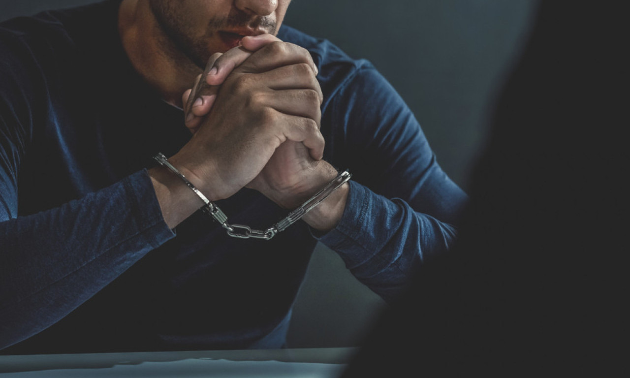 ŽESTOKE KAZNE KOJE NAŠOJ DECI MOGU PROMENITI ŽIVOT Šta se dešava ako vas policija uhapsi tokom nasilnih protesta?