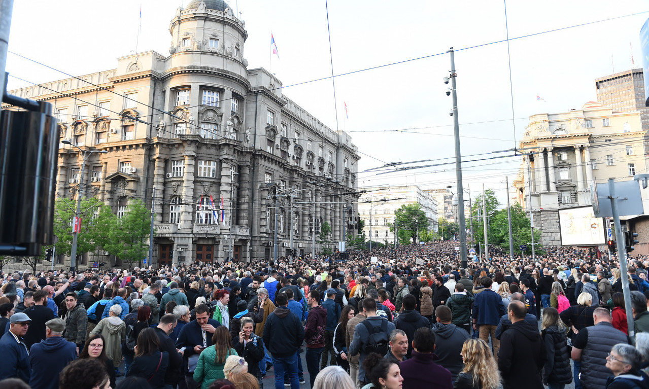 Završen PROTEST "Srbija protiv nasilja": Ispred VLADE poručeno da će SVE STATI u petak