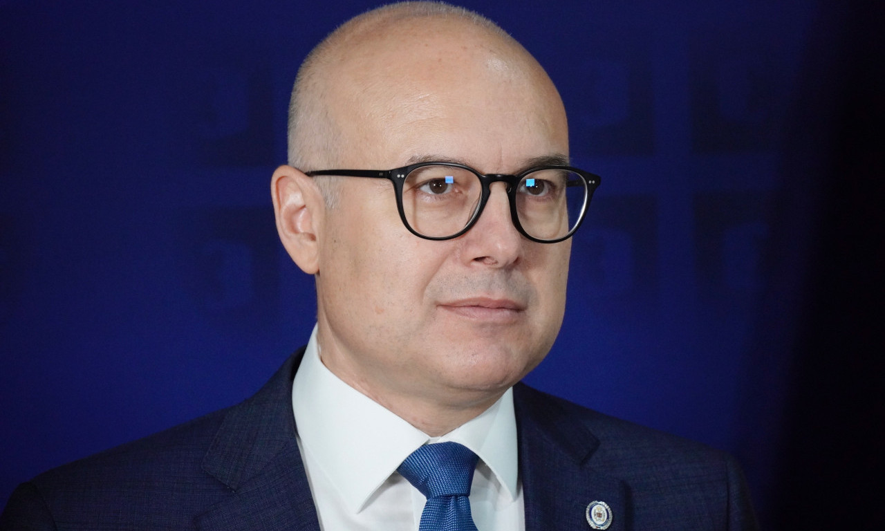 MILOŠ VUČEVIĆ je i zvanično NOVI PREDSEDNIK SNS, potvrđen VUČIĆEV PREDLOG