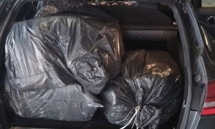 Uhapšen Crnogorac sa velikom količinom droge: Policija u stanu i vozilu mladića pronašla 50 kila MARIHUANE