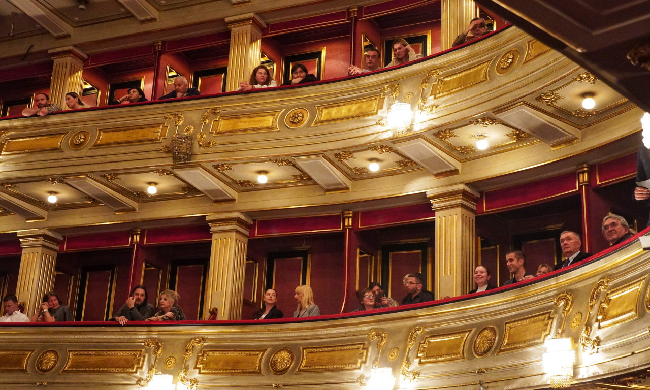 MAGIJA NA SCENI NARODNOG POZORIŠTA: Baletski spektakl „Vaskrsle seni” oduševio publiku i otvorio novu sezonu!