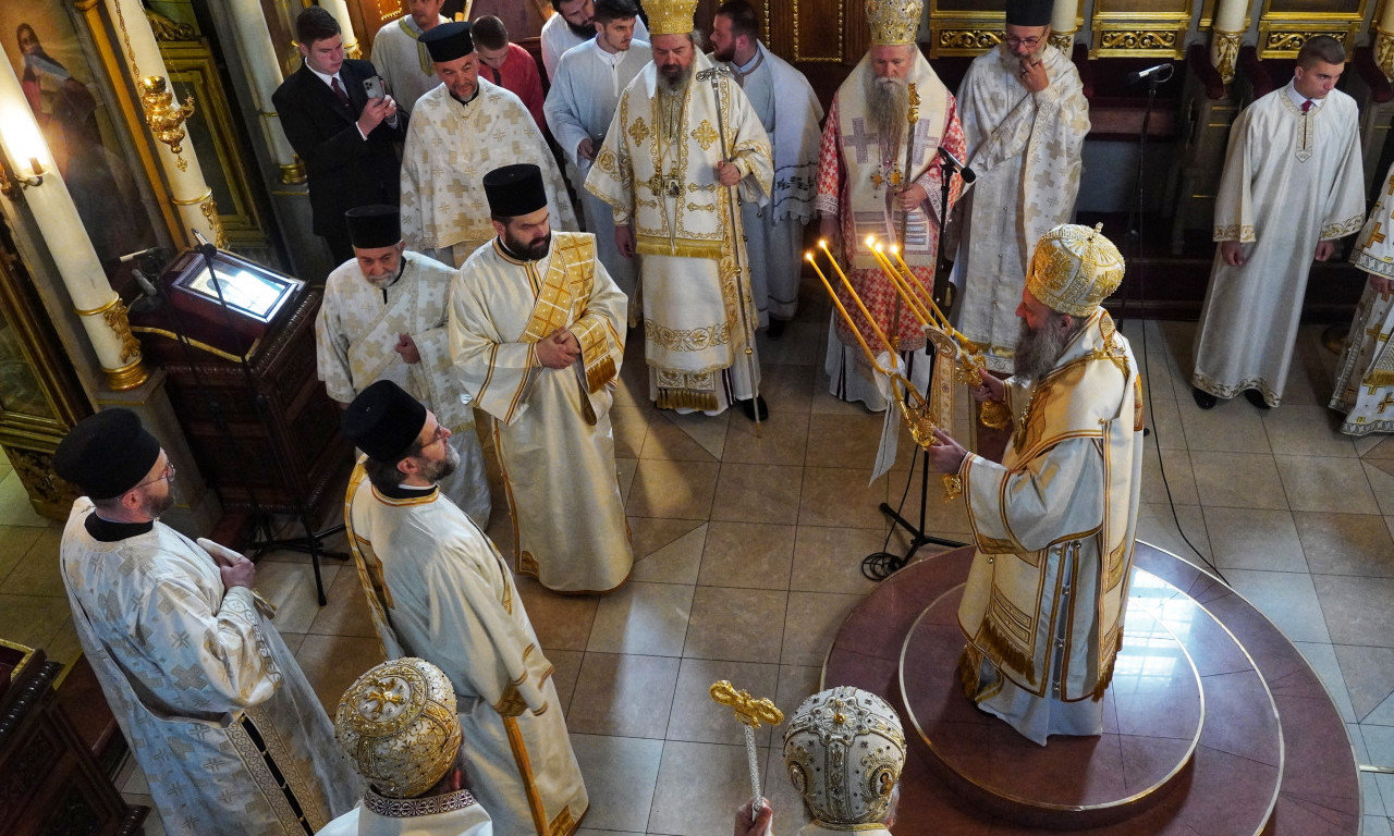 PATRIJARH PORFIRIJE služio prazničnu liturgiju u VAZNESENJSKOJ CRKVI
