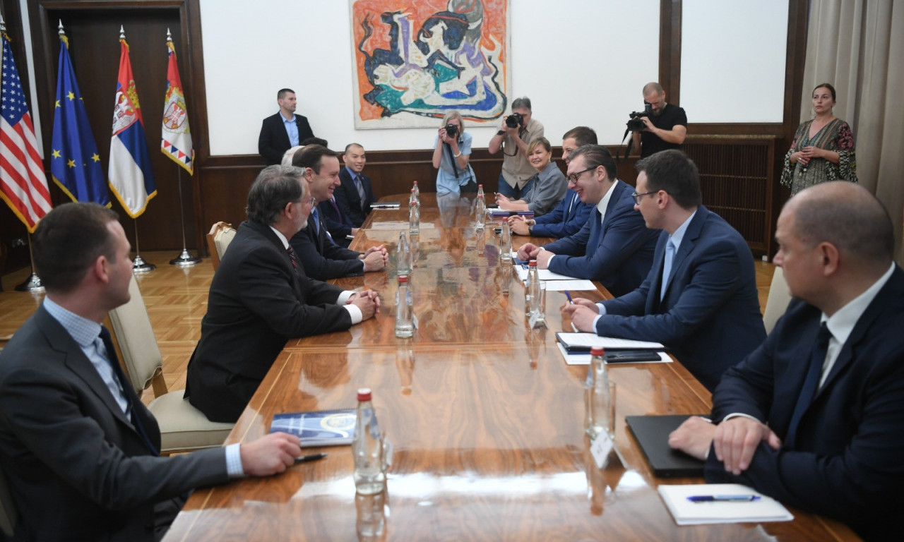 Vučić sa senatorima: SRBIJA opredeljena da razvija bližu saradnju sa SAD