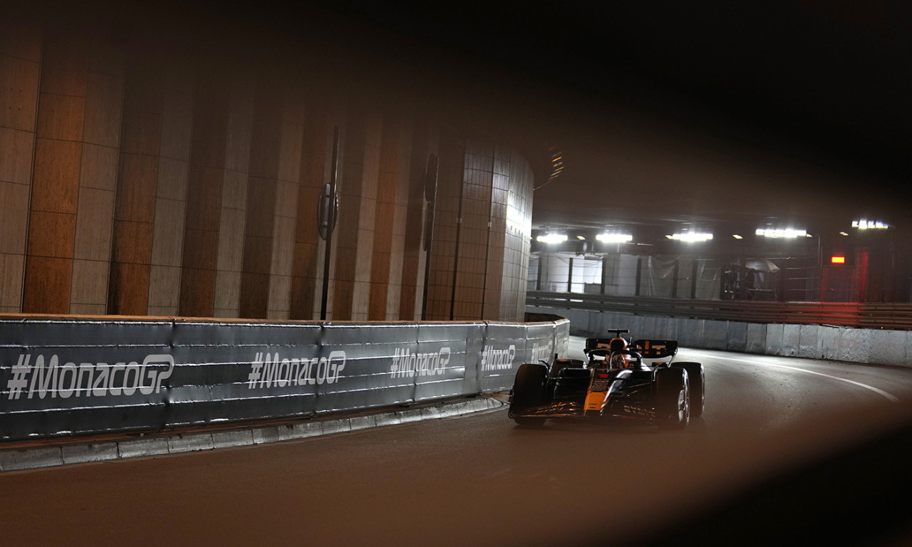 CRVENE ZASTAVE i na trećem treningu u Monaku, HAMILTON SE SLUPAO, slede KVALIFIKACIJE