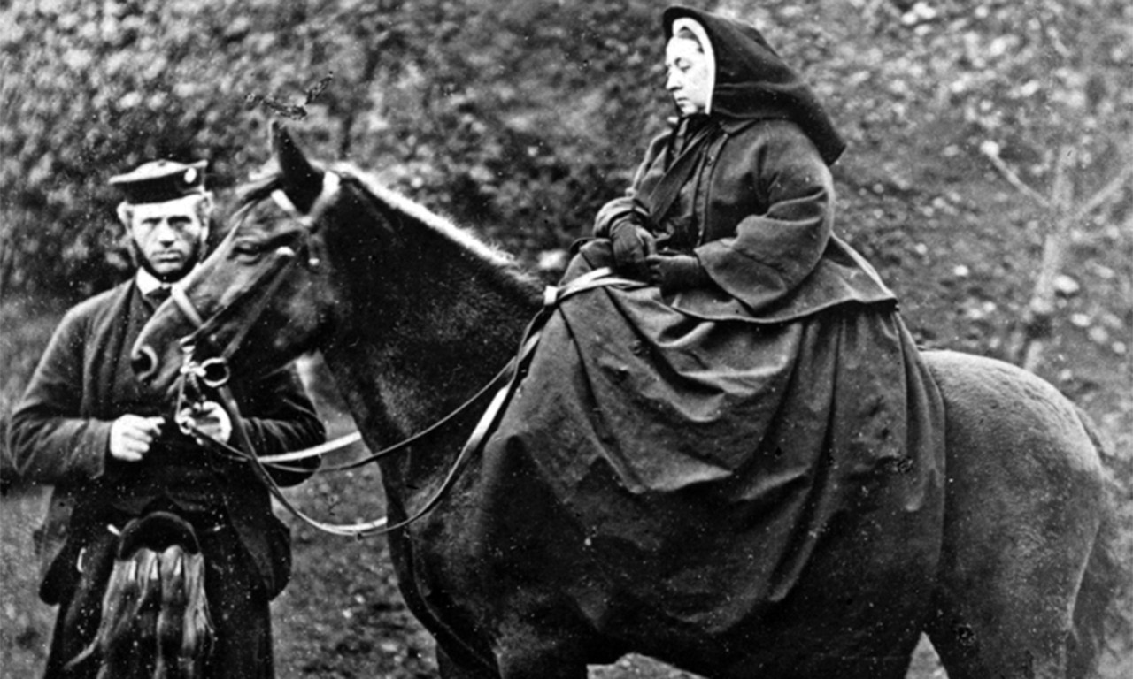 Kraljica Viktorija sahranjena je sa DVE BURME: Ko je bio čovek čiji prsten je u TAJNOSTI NOSILA na levoj ruci?