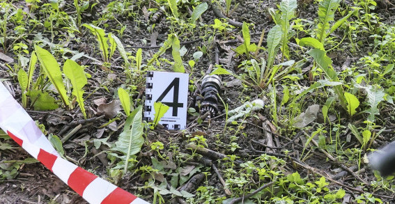 NIJE IGRAČKA, ALI NIJE NI VOJNI DRON! Misteriozni uređaj pronađen u šumi u Poljskoj, policija na nogama