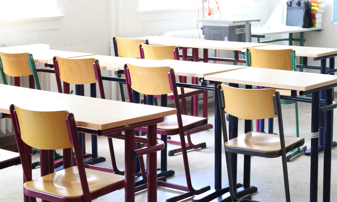 PROBA MALE MATURE NEĆE BITI U SVIM ŠKOLAMA U ISTO VREME Šta to znači za učenike? Oglasili se iz Ministarstva prosvete!