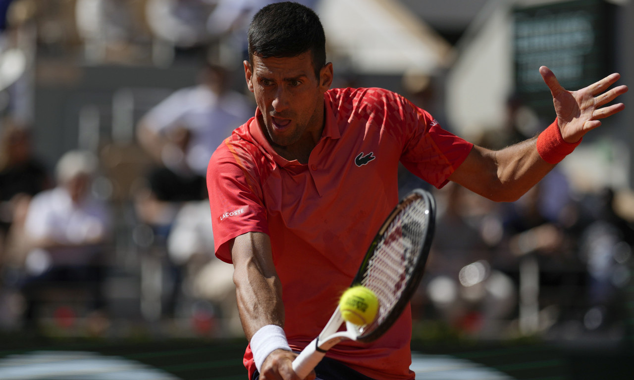 Novak EKSPRESNO pobedio Peruanca Huana Pabla Variljasa na Rolan Garosu
