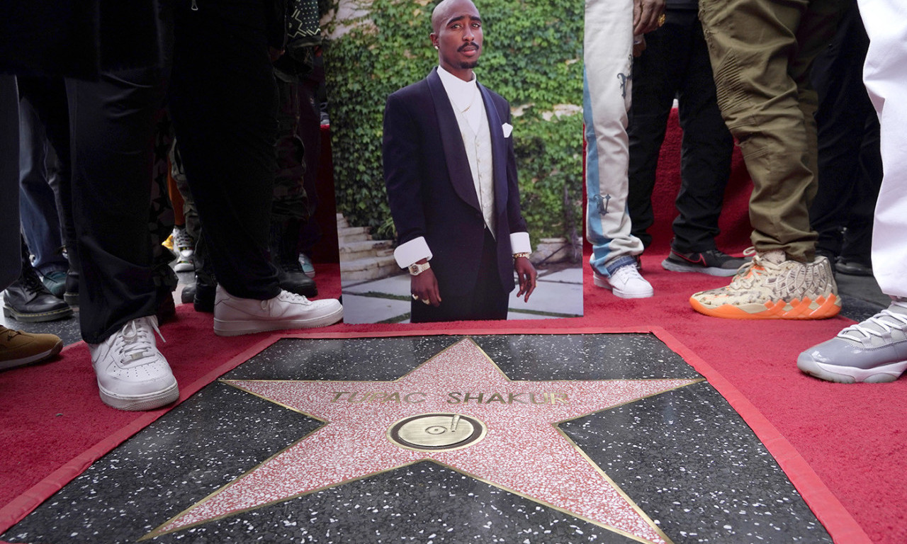 Tupak konačno DOBIO ZVEZDU na holivudskoj Stazi slavnih 26 godina POSLE SMRTI