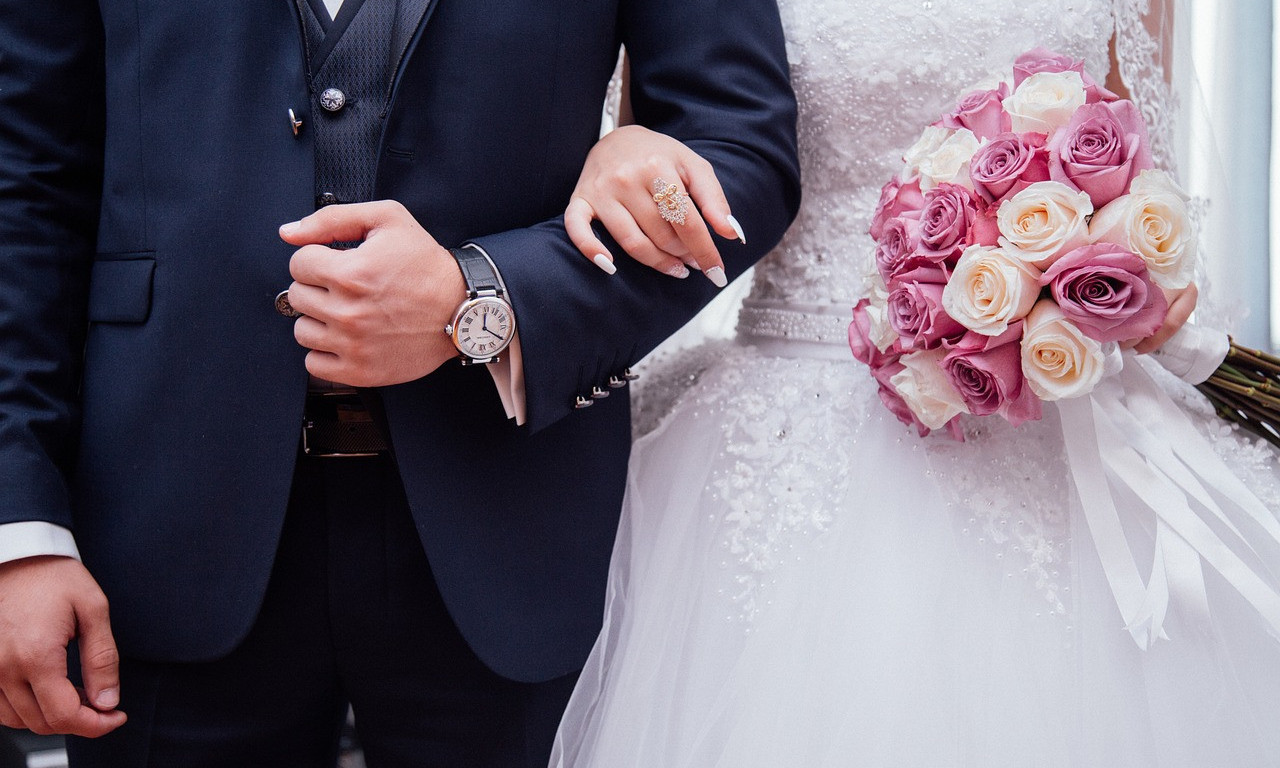 Prošle godine više venčanja, ali i RAZVODA: U BRAK najčešće stupaju oni kojima su ZAJEDNIČKE DVE STVARI