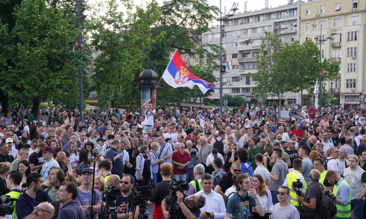 Vučić o PROTESTIMA: Srbija na miran i civilizovan način REŠAVA PROBLEME sa svojim GRAĐANIMA