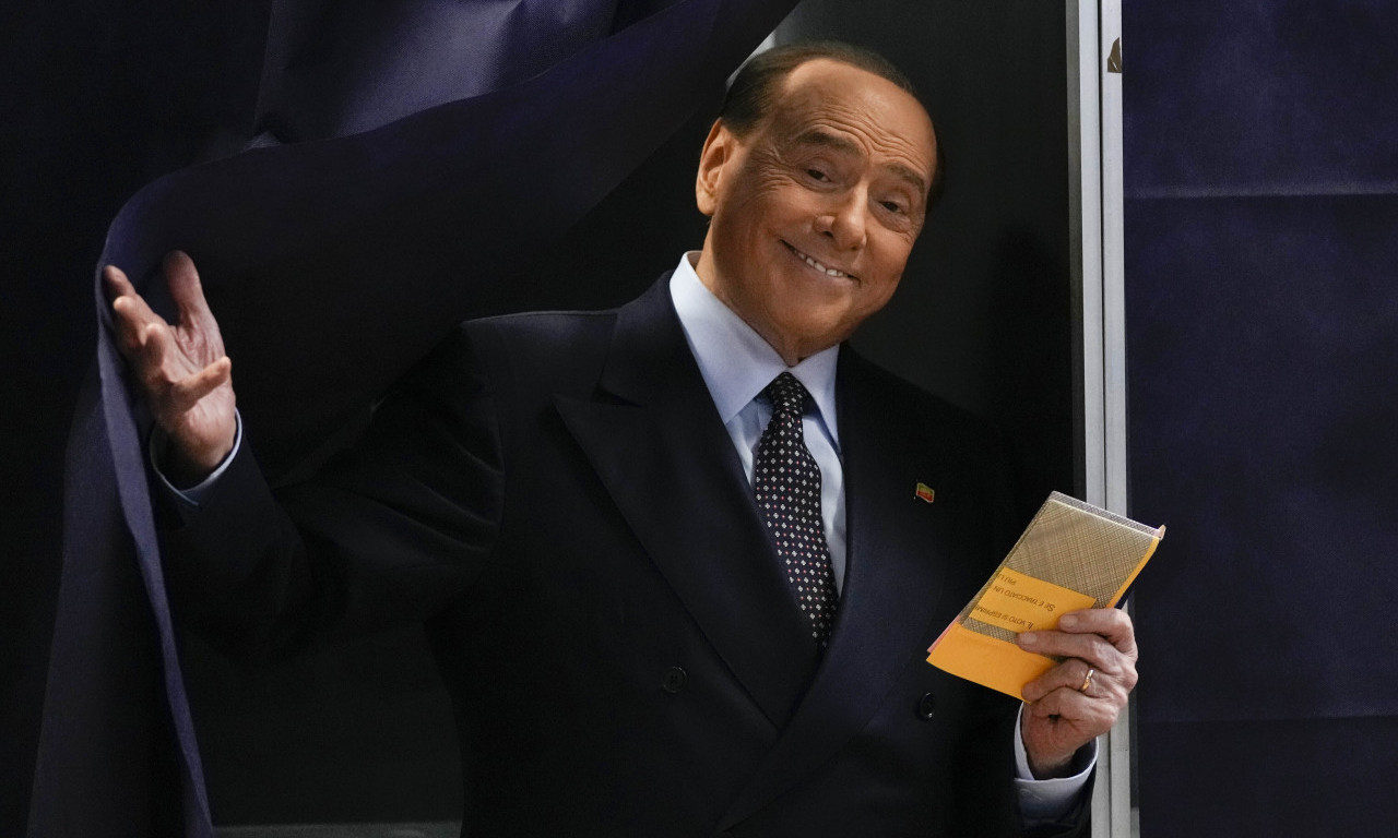 Bio je GRAĐEVINAC, televizijski tajkun, MILIJARDER i PREMIJER...  BERLUSKONI je imao biografiju BOLJU OD SVAKOG FILMA