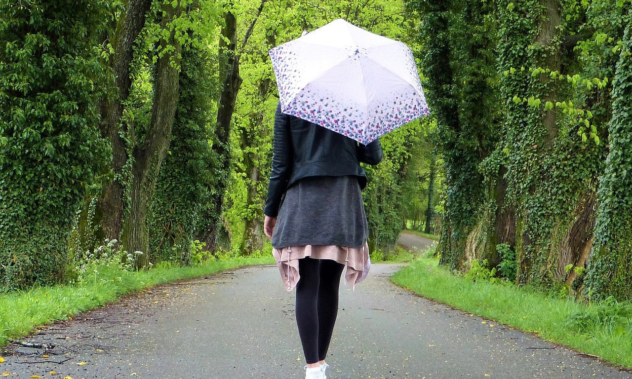 Šta reći, A NE ZAPLAKATI: Danas OBLAČNO SA KIŠOM i lokalnim pljuskovima, temperatura do 21 stepen