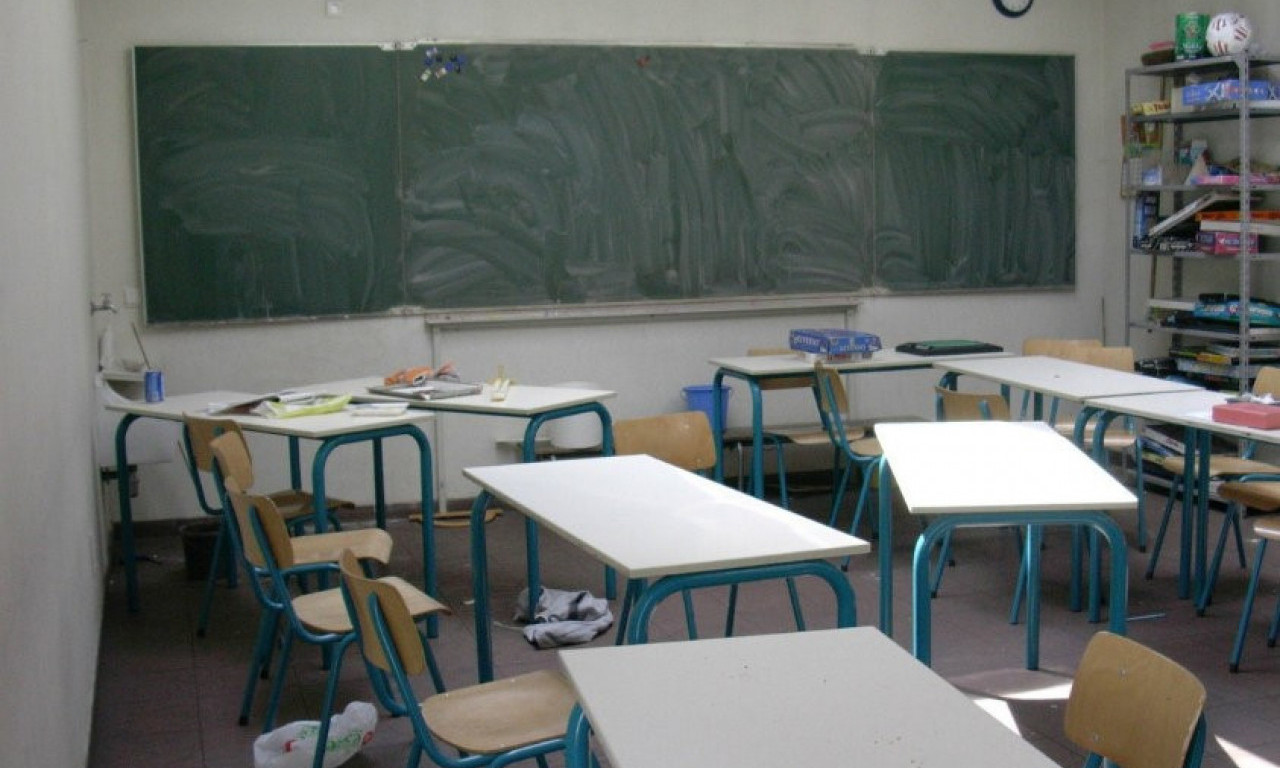 Učenik (13) koji je PUCAO na nastavnika u BiH na PSIHIJATRIJI, slede veštačenja