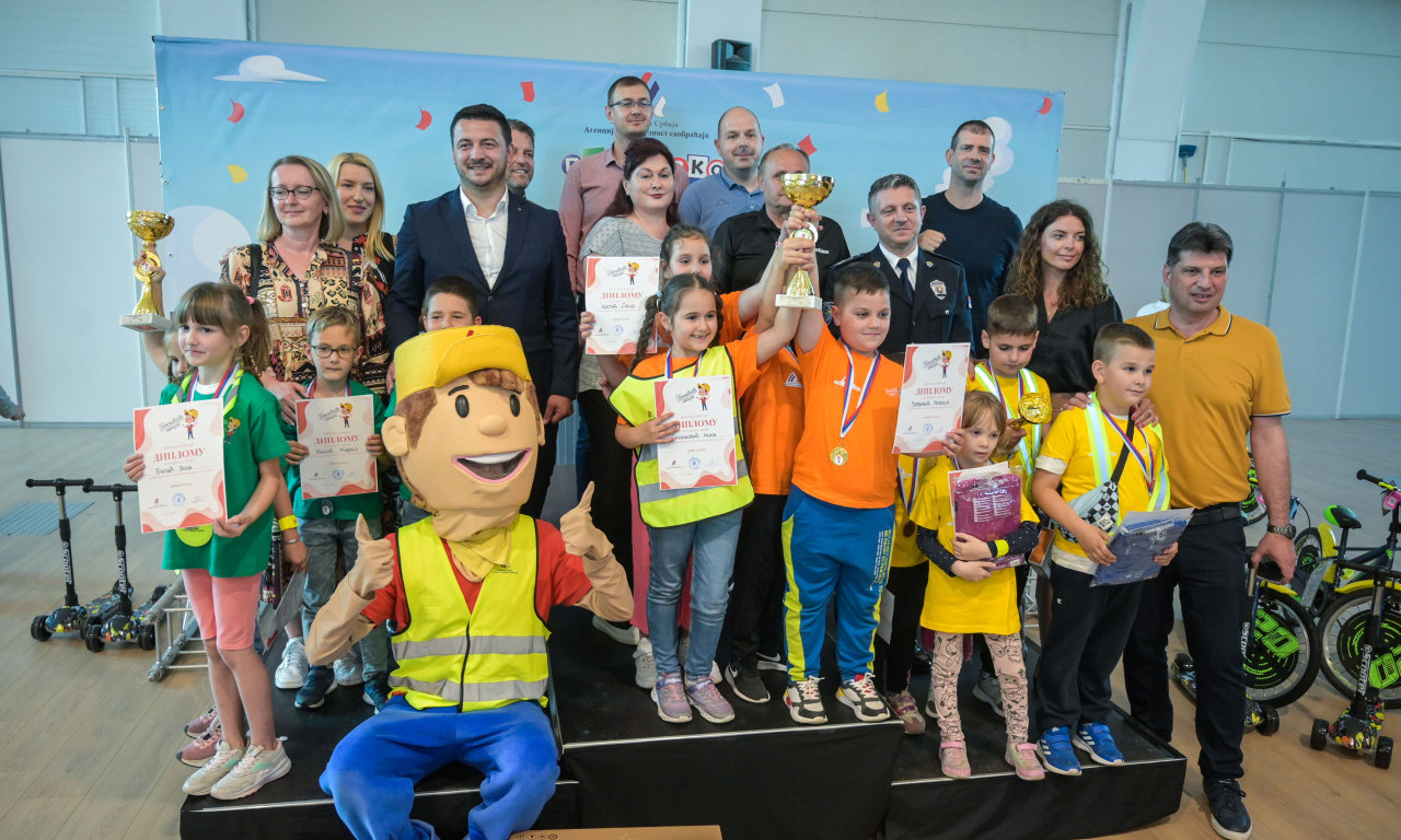 Deca POKAZALA zavidan nivo ZNANJA o pravilima bezbednog PONAŠANJA u SAOBRAĆAJU: Završena Pažljivkova smotra