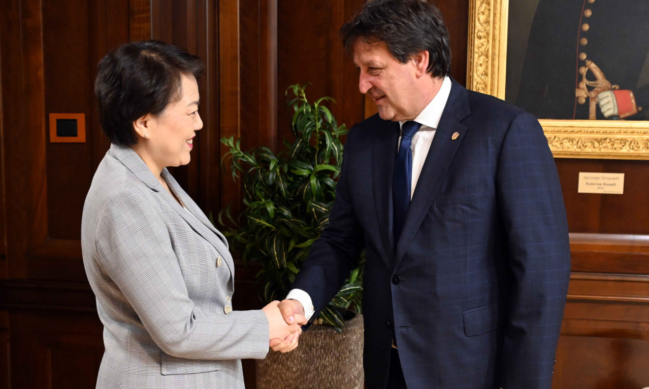 Gašić sa ambasadorkom Kine: Čelično PRIJATELJSTVO dve zemlje