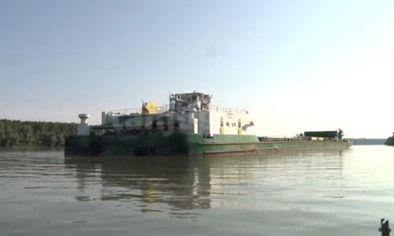 Naftna mrlja na Dunavu uhvaćena u PLIVAJUĆU branu: Kvalitet pijaće VODE u Novom Sadu za sada DOBAR