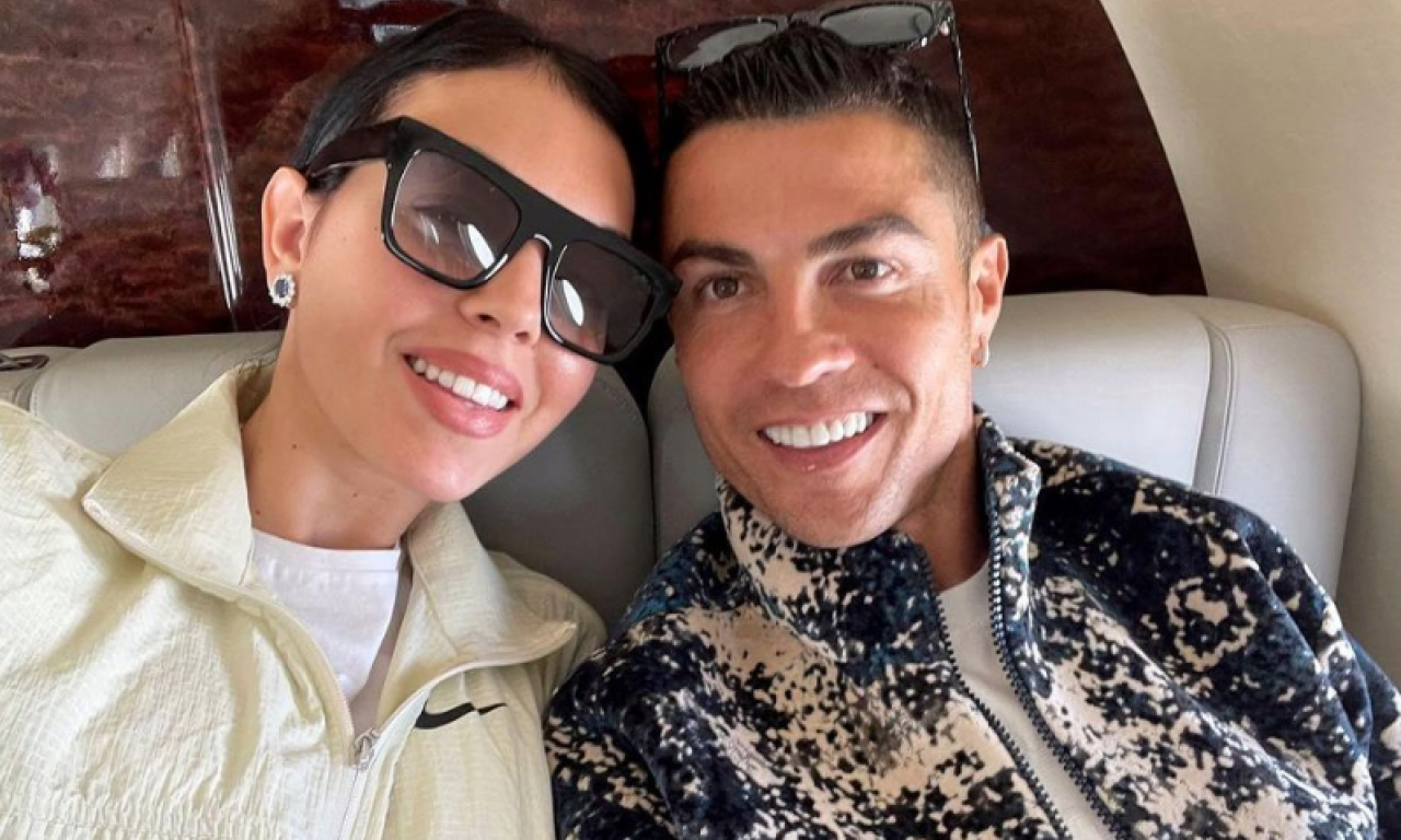 SKINULI se Ronaldo i Georgina na luksuznoj JAHTI: Ovaj DETALJ na njegovim NOGAMA svima zapao za oko