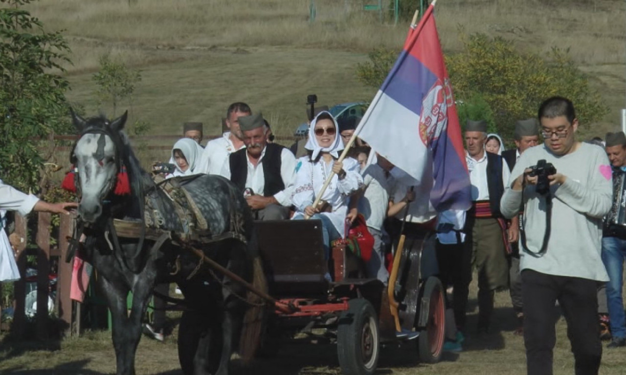 Srpsko-kineska SVADBA u Kosjeriću: Atrakcija gde se Kineskinje UDAJU za Srbe potpuni je HIT među TURISTIMA sa istoka