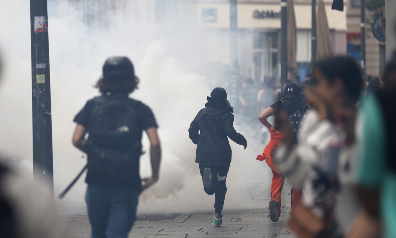 Francuska u HAOSU: Policija TRAŽI da se UKINE gradski prevoz pre ZALASKA SUNCA!