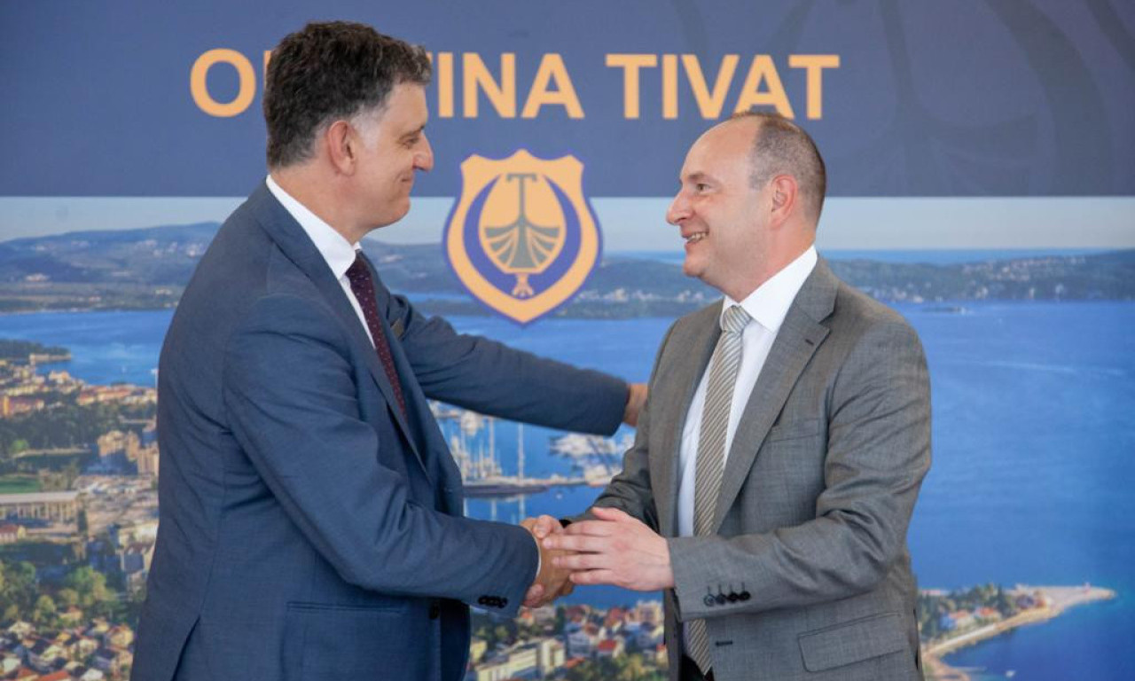 Od PANONSKOG do JADRANSKOG mora, SLAVE i Srbija i Crna Gora: POBRATIMILI se Novi Sad i Tivat