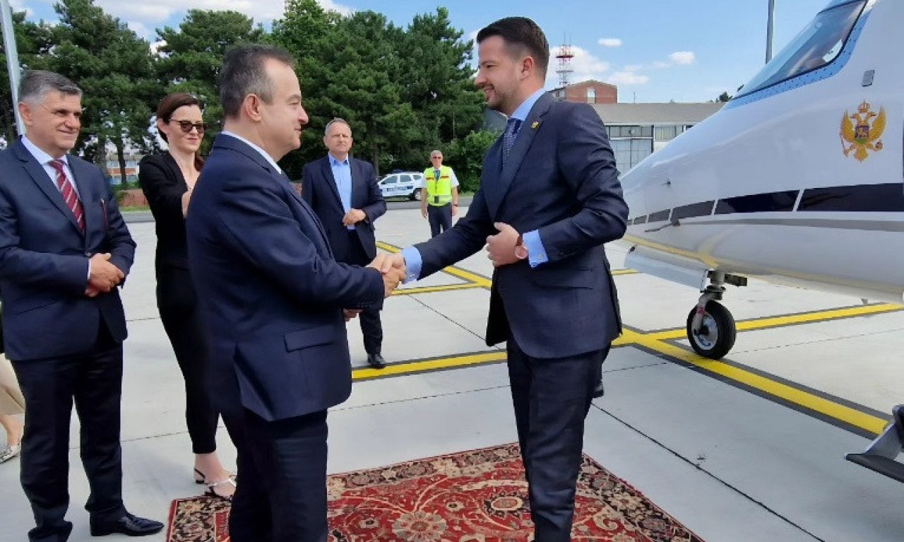 Dačić dočekao Milatovića na aerodromu: Predsednik Crne Gore STIGAO u ZVANIČNU posetu Srbiji