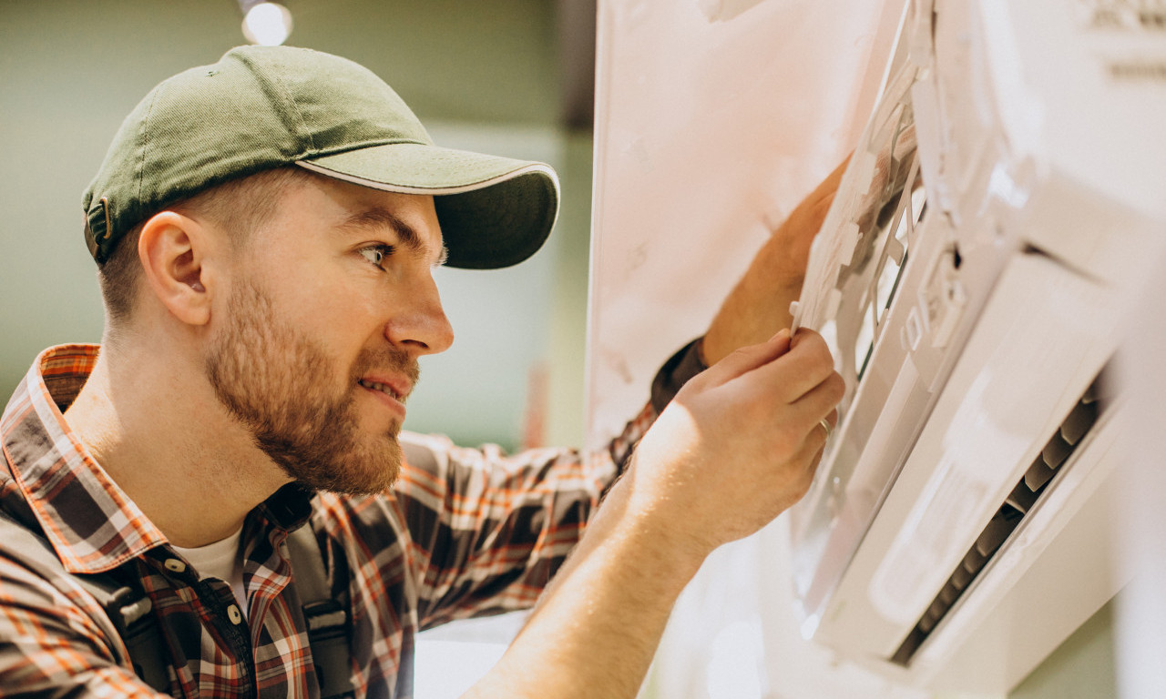 PRIJAVA KVARA NIKAD NIJE BILA JEDNOSTAVNIJA Evo kako haus majstori JP "Gradsko stambeno" pomažu svima! (VIDEO)