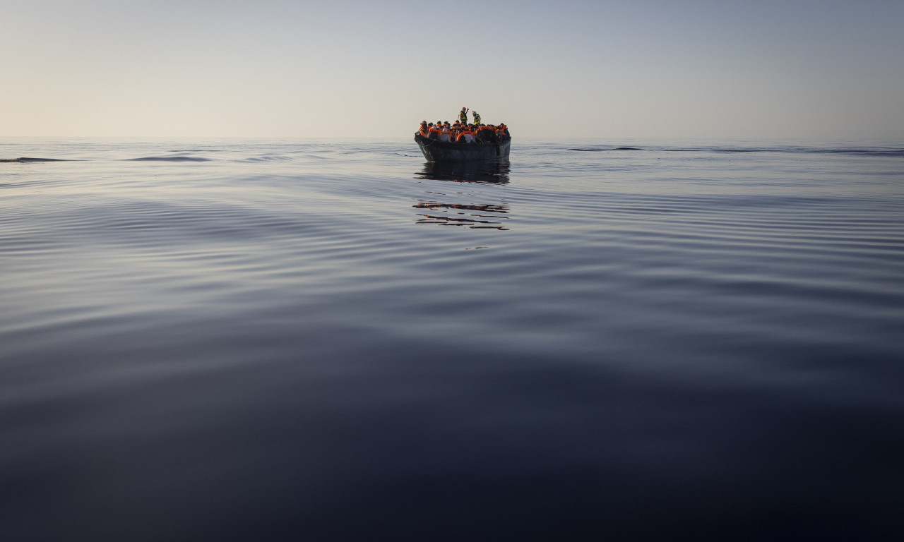 Španija SPASILA čamac sa 86 MIGRANATA: Još STOTINE se i dalje vode kao NESTALI