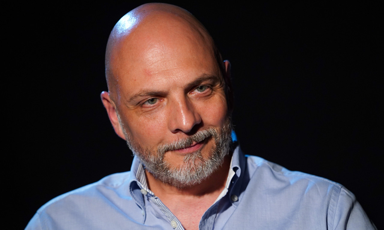 Nebojša Babić o svojoj ULOZI U OPERI "Falstaf": Mnogo mi je TEŽE DA TUMAČIM komičan nego tragičan ili negativan lik