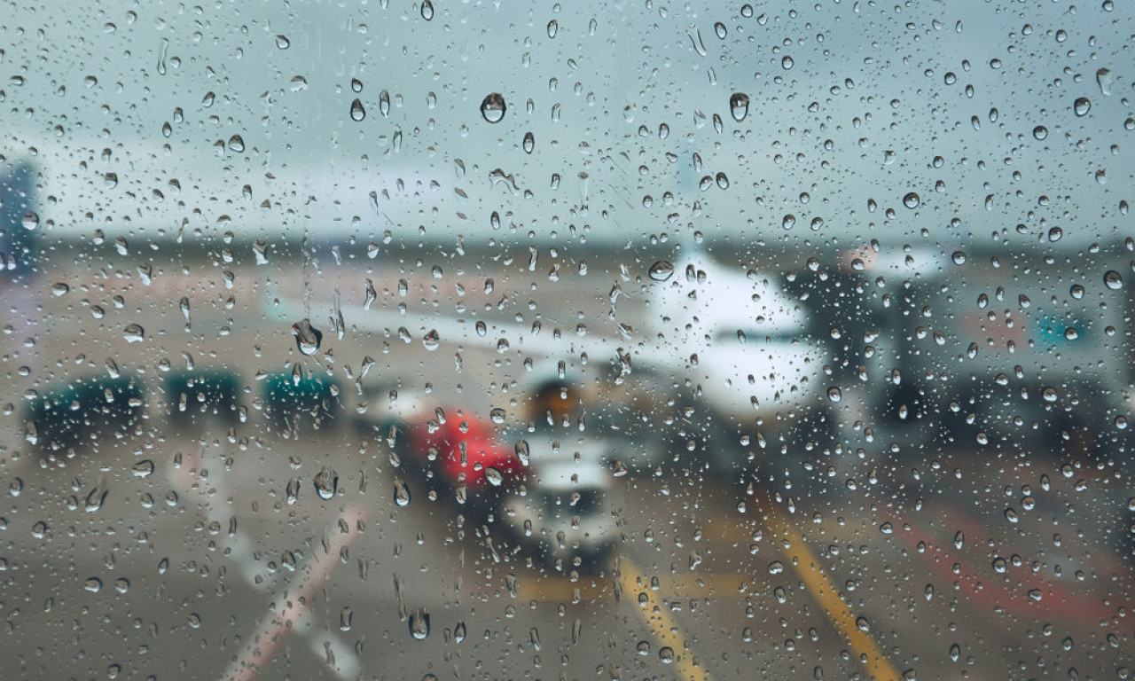 MUŠKARCA USISAO MOTOR AVIONA Horor kakav se ne pamti - gomila Srba više puta nedeljno poleće sa ovog aerodroma!