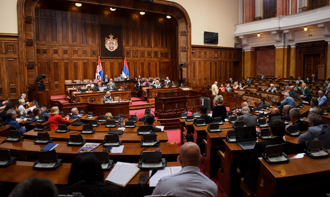 EVO ŠTA KAŽE MUP NAKON DOJAVE O BOMBI Završen pregled Narodne skupštine
