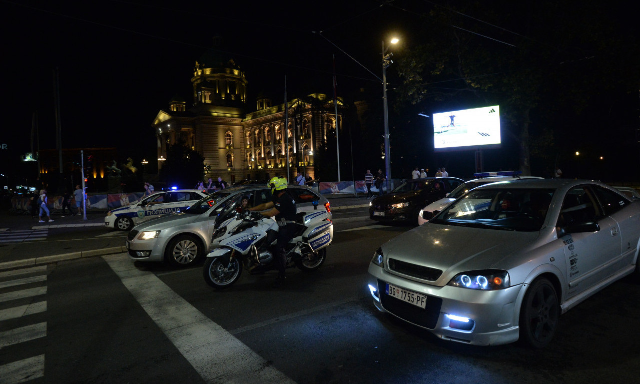 Skup dela opozicije "Srbija protiv nasilja" završen ispred zgrade RTS
