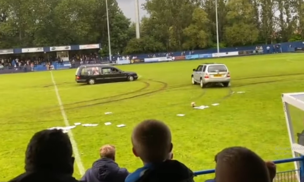 ENGLESKA, kolevka FUDBALA: Meč PREKINUT na poluvremenu jer je na TEREN dovezen POGREBNI AUTOMOBIL