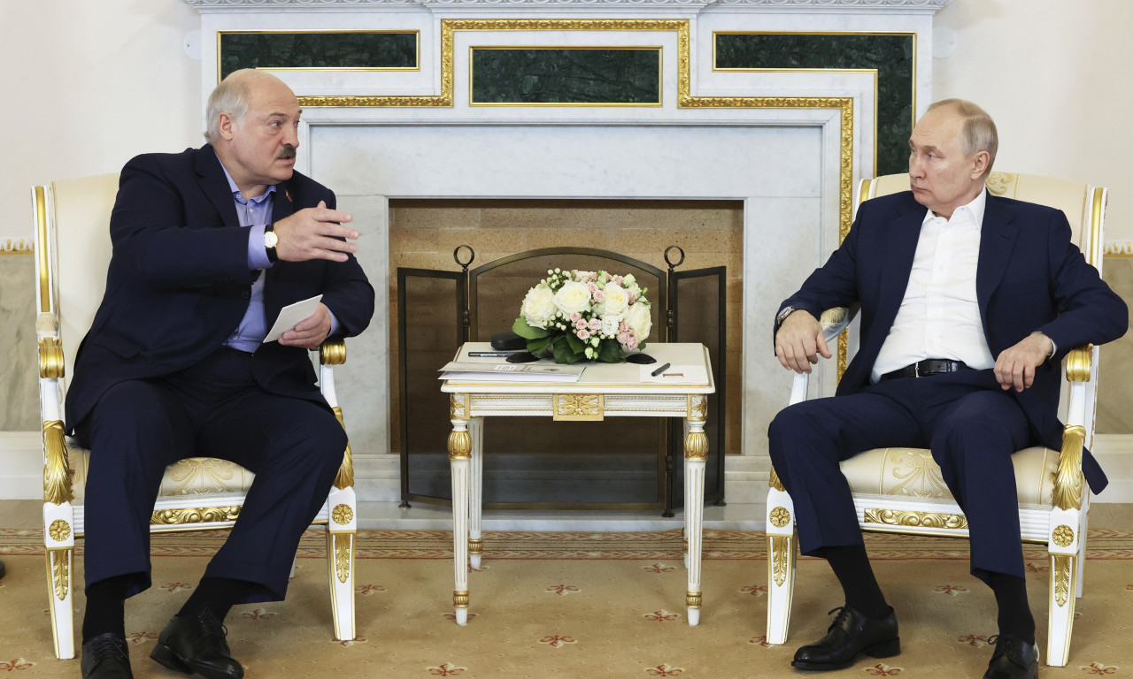 ŠOK U KREMLJU! LUKAŠENKO OKREĆE LEĐA PUTINU? Beloruski helikopter oborio dron Moskve kojim je napadnuta Ukrajina (FOTO)