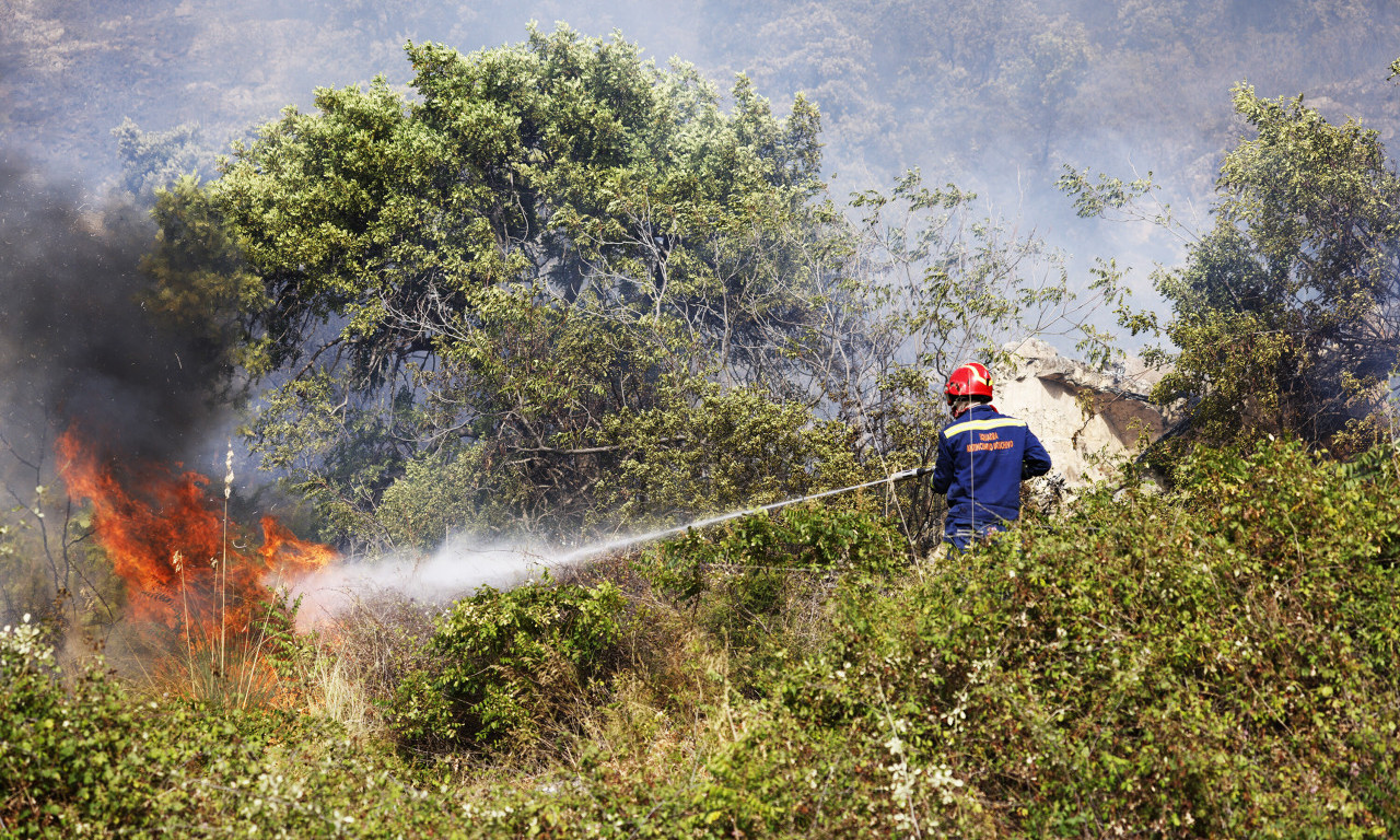 Požar na Čiovi pod KONTROLOM: Vatrogasci dežurali treću noć