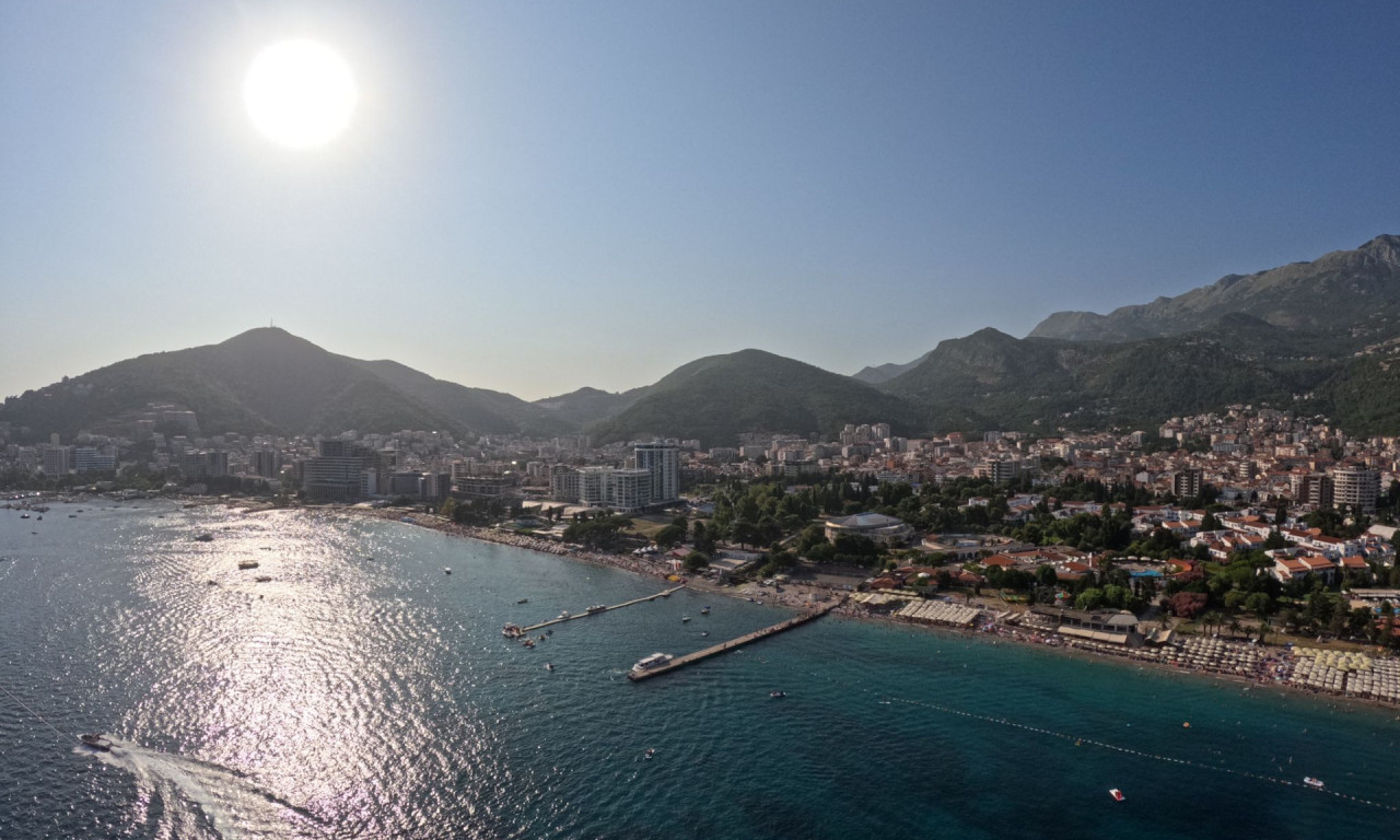 ČITAVA BUDVA U MRAKU: Turisti ostali u šoku, evo koliko je sve trajalo!