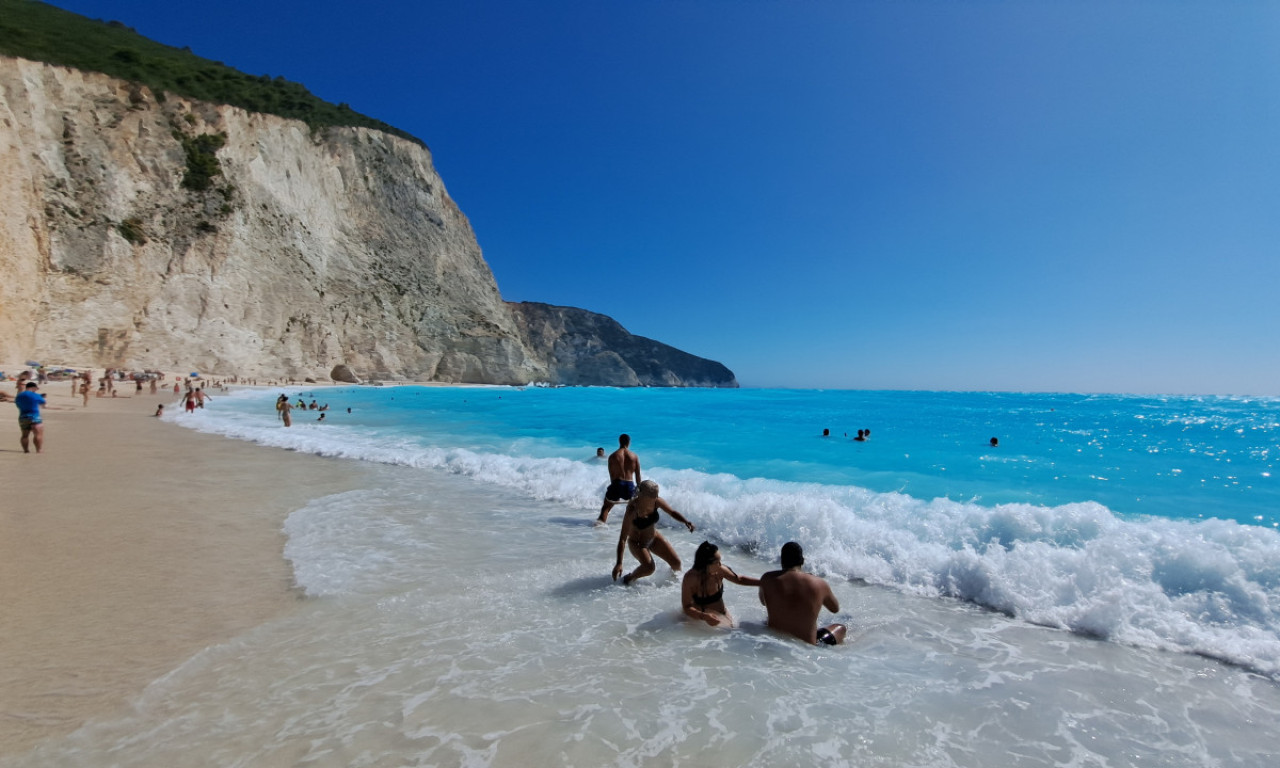 DEČKO SE UTOPIO NA POPULARNOJ GRČKOJ PLAŽI Za tri nedelje je trebalo da se ženi! Evo kako se udavio...
