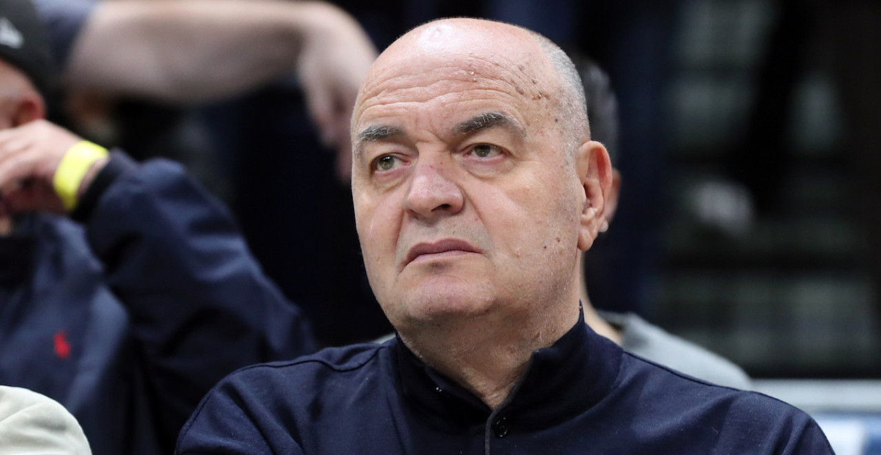 DUŠKO VUJOŠEVIĆ HITNO PREBAČEN U BOLNICU: Trener u Urgentnom centru, lekari se bore sa komplikacijama nakon transplantacije!