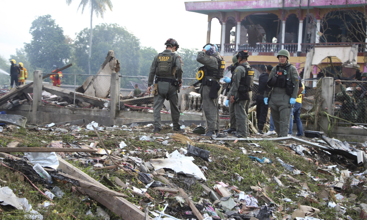 12 POGINULIH, 121 osoba povređena: EKSPLOZIJA u skladištu pirotehnike