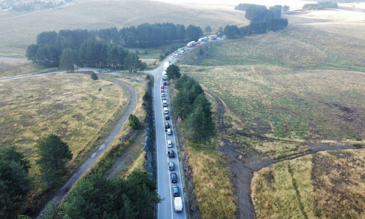 DUGA KOLONA NA ZLATIBORSKOM PUTU Vozači izašli iz kola zbog zastoja, pogledajte šta se desilo (FOTO)