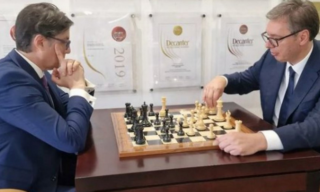 LEPA PARTIJA: Vučić i Pendarovski odigrali šah