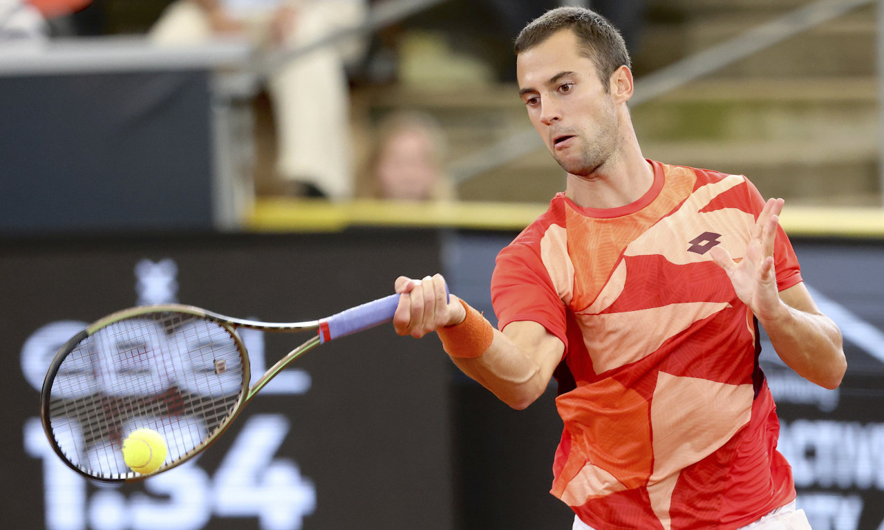 LASLO ĐERE PORAŽEN U PRVOM KOLU: Ostao bez snage u trećem setu!