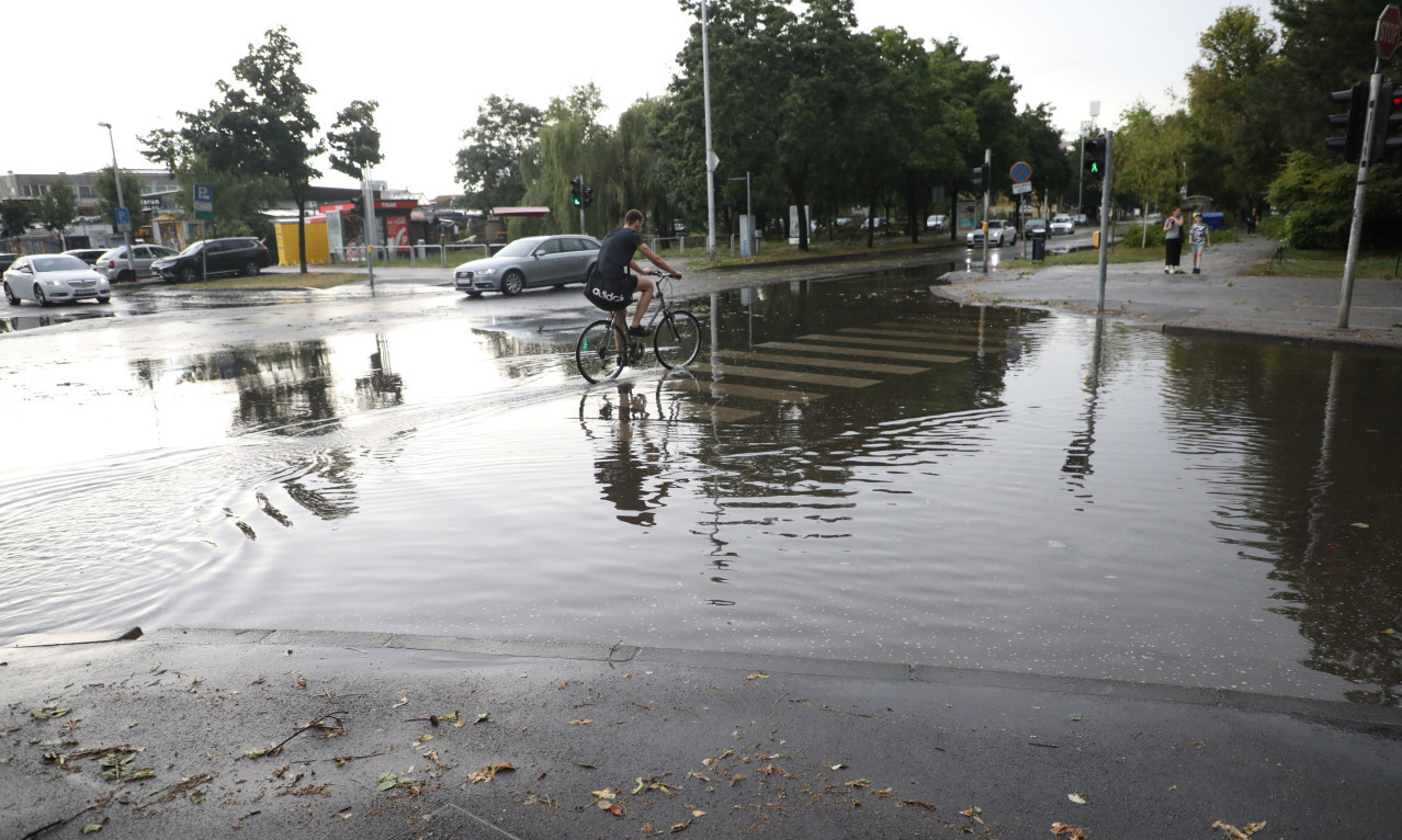 BUJICA SE SLILA DO BOLNICE, PODRUMI POPLAVLJENI... Apokaliptični prizori u Zagrebu, a svi se pitaju odakle voda (FOTO)