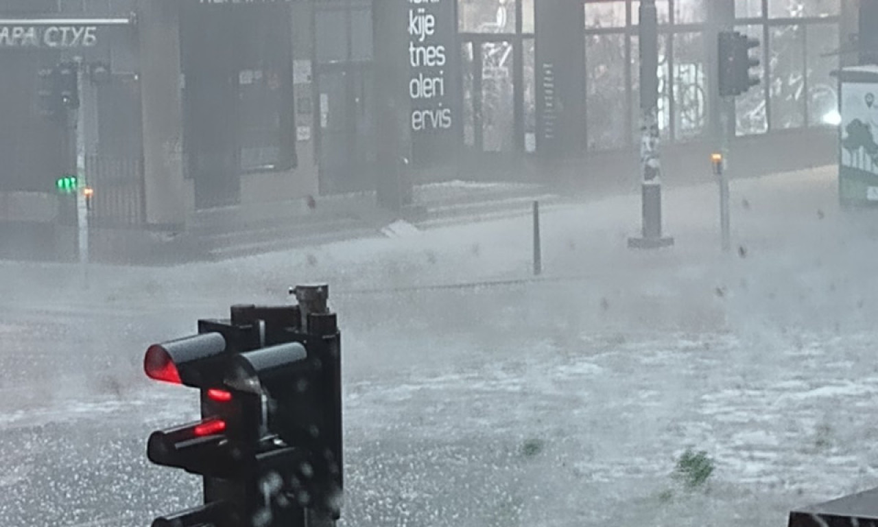 POGLEDAJTE KAKO JE OLUJA PROGUTALA STAN NA LEDINAMA Dramatične scene iz prestonice posle nezapamćenog nevremena (FOTO)