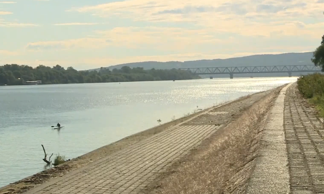 NESREĆA NA DUNAVU Prevrnula se jedrilica sa Rusima, jedva ostali živi nakon reakcije Rečne policije