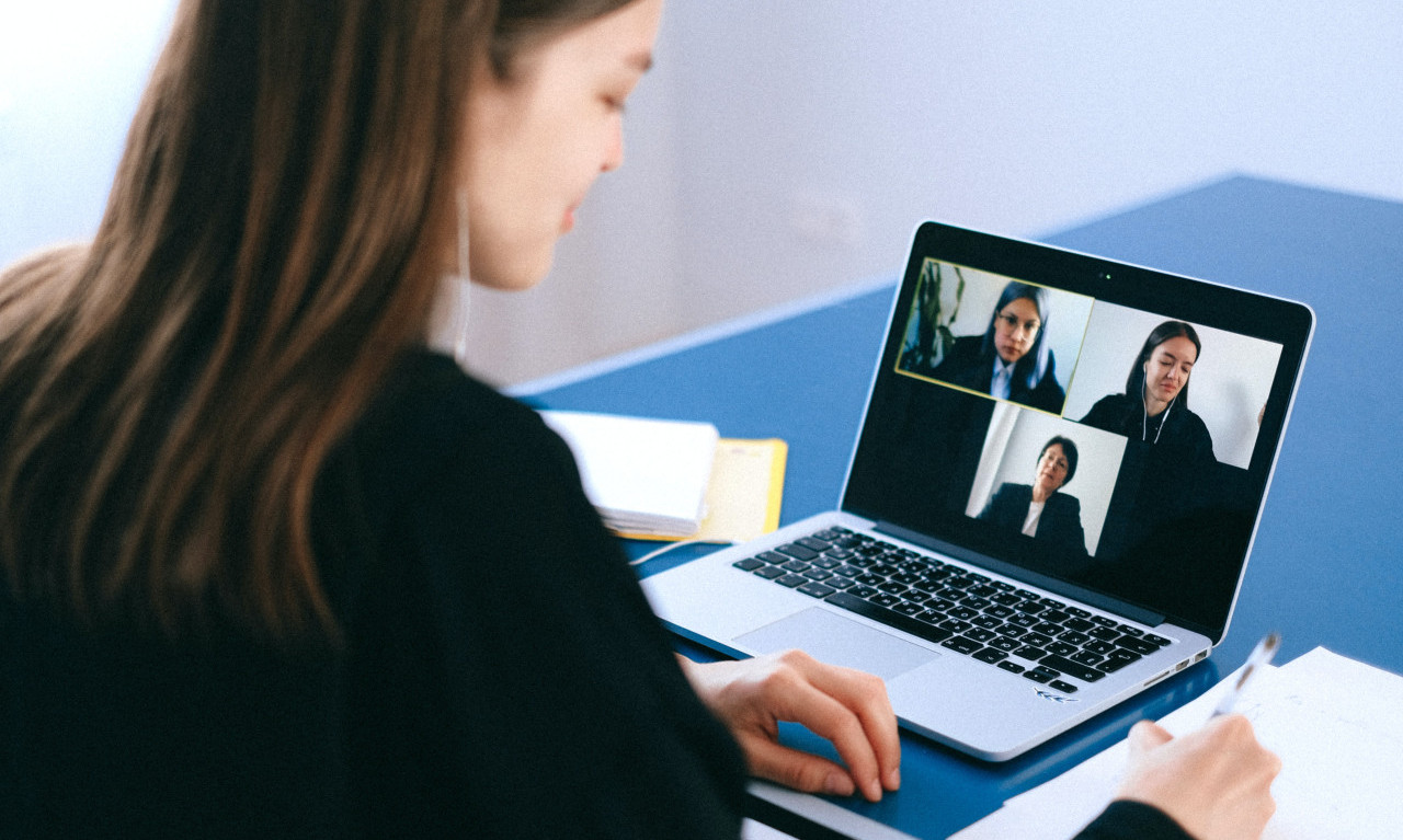 DA LI ZNATE da aplikacija Zoom koristi vaše PRIVATNE POZIVE I PORUKE, zahvaljujući novim uslovima NA KOJE STE PRISTALI