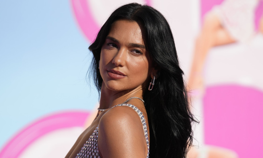 ZABORAVITE NA CRNU MASKARU Tirkizna je hit leta 2025. i već je nosi Dua Lipa!