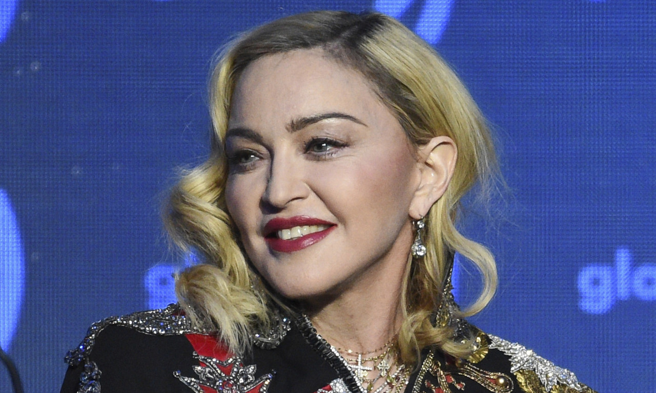 MADONA SE PONOVO UDAJE? Vernik je 38 godina mlađi od nje, a ona blista od sreće i zadovoljstva pored njega